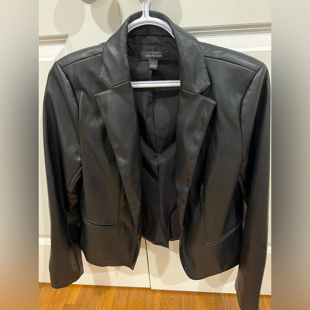 Ann Taylor vegan leather blazer size 6